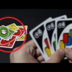 Cartas del juego UNO mostrando los colores rojo azul verde y amarillo con cartas de accion